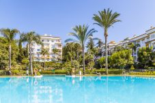 Piscine communautaire de cet appartement à Nagueles (Marbella)