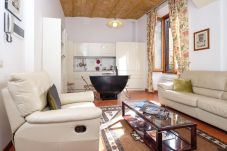 Appartement à Rome - Trastevere Charming Retreat on Cobblestone Street