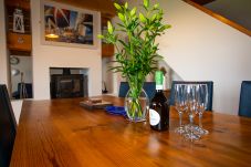 Stone Cottage Holiday Home, Sustainable Seaside Self-Catering Green Holiday Home Available in Ballinskelligs, County Kerry 