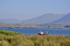 Ross Point Cottage, Pretty Seaside Holiday Cottage in Connemara, County Galway