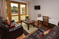 Letterfrack Apartments No.3, Modern Holiday Apartment in Connemara, County Galway