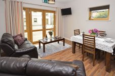 Letterfrack Apartments No.4, Modern Holiday Apartment in Connemara, County Galway