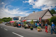 Letterfrack Apartments No.7, Modern Holiday Apartment in Connemara, County Galway