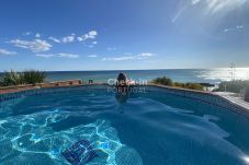 Villa, vacances, plage, bord de mer, piscine, acceptant les animaux, bars, restaurants