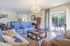 Villa à Salou - TH103- Villa Espaciosa con Piscina Privada y Jardí