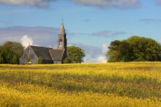 Old Court House Holiday Home, Pretty Lakeside Self Catering Holiday Accommodation Available Near Terryglass & Lough Derg in County Tipperary | Read Mo