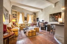 Appartement à Rome - Wonderful Apartment with Balcony in Piazza Margana