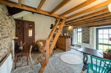 Dining Table Ventry Farm Shamrock Cottage Ventry County Kerry Ireland