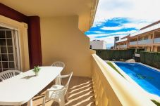 Appartement à Alcocebre / Alcossebre - Bajo con terraza junto a la piscina - Madeira